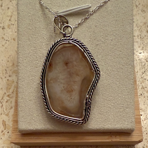 Sterling Silver Agate Druzy Pendant Necklace - Picture 2 of 4
